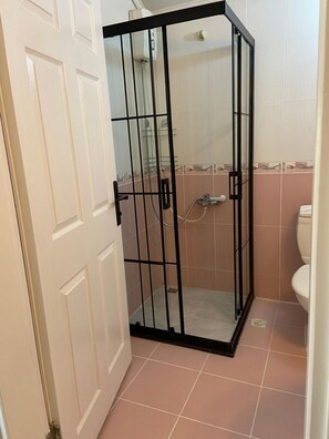 Classic Condo, Garden View | Bathroom