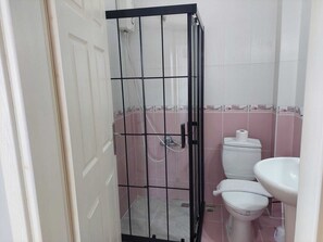 Appart'hôtel Classique, vue jardin | Salle de bain