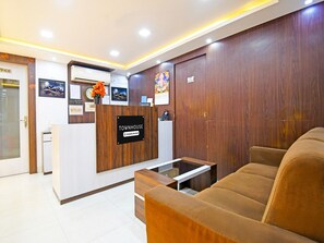 บ้านพัก | ฝ่ายต้อนรับ