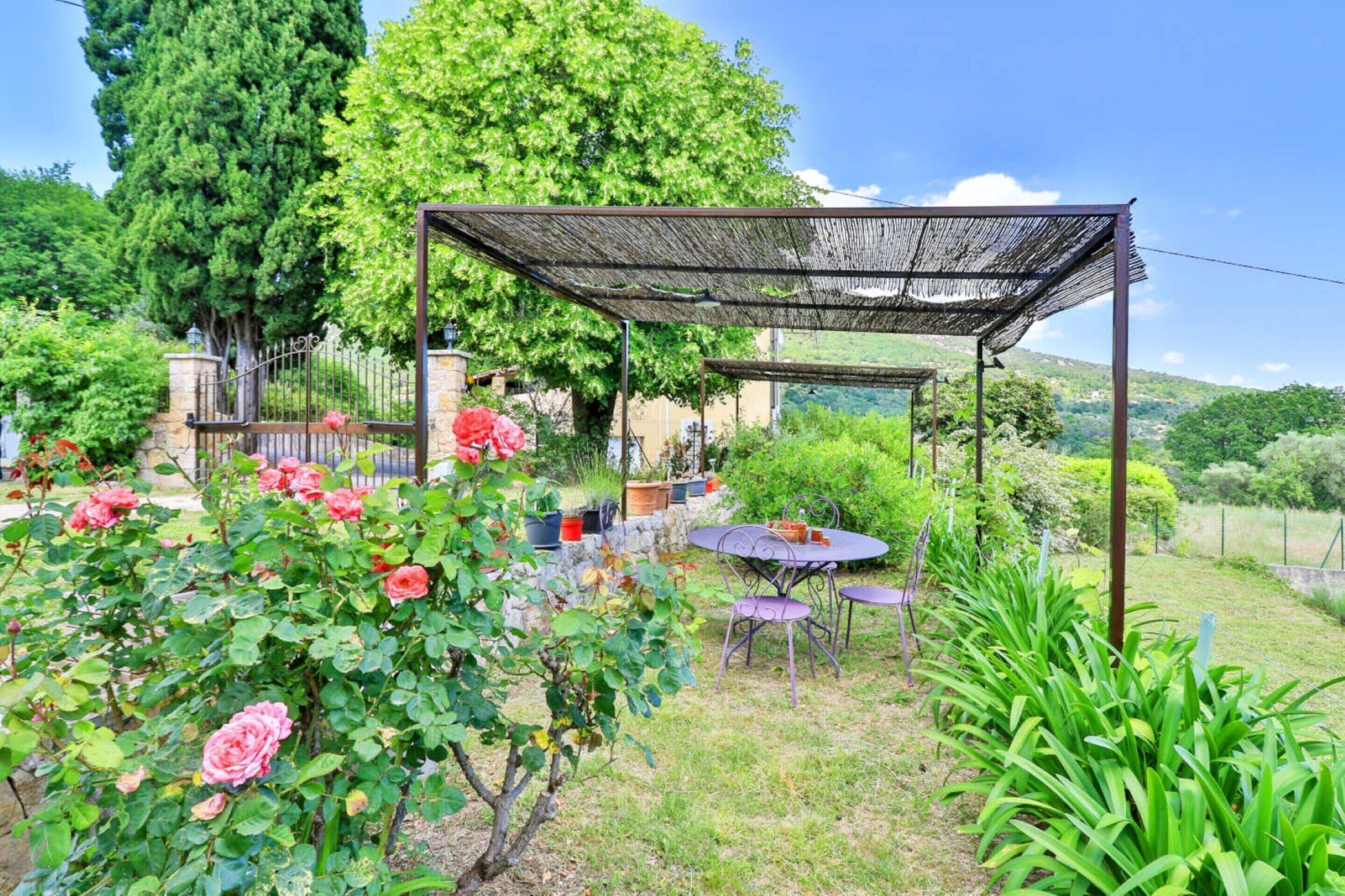 Cottage | Garden