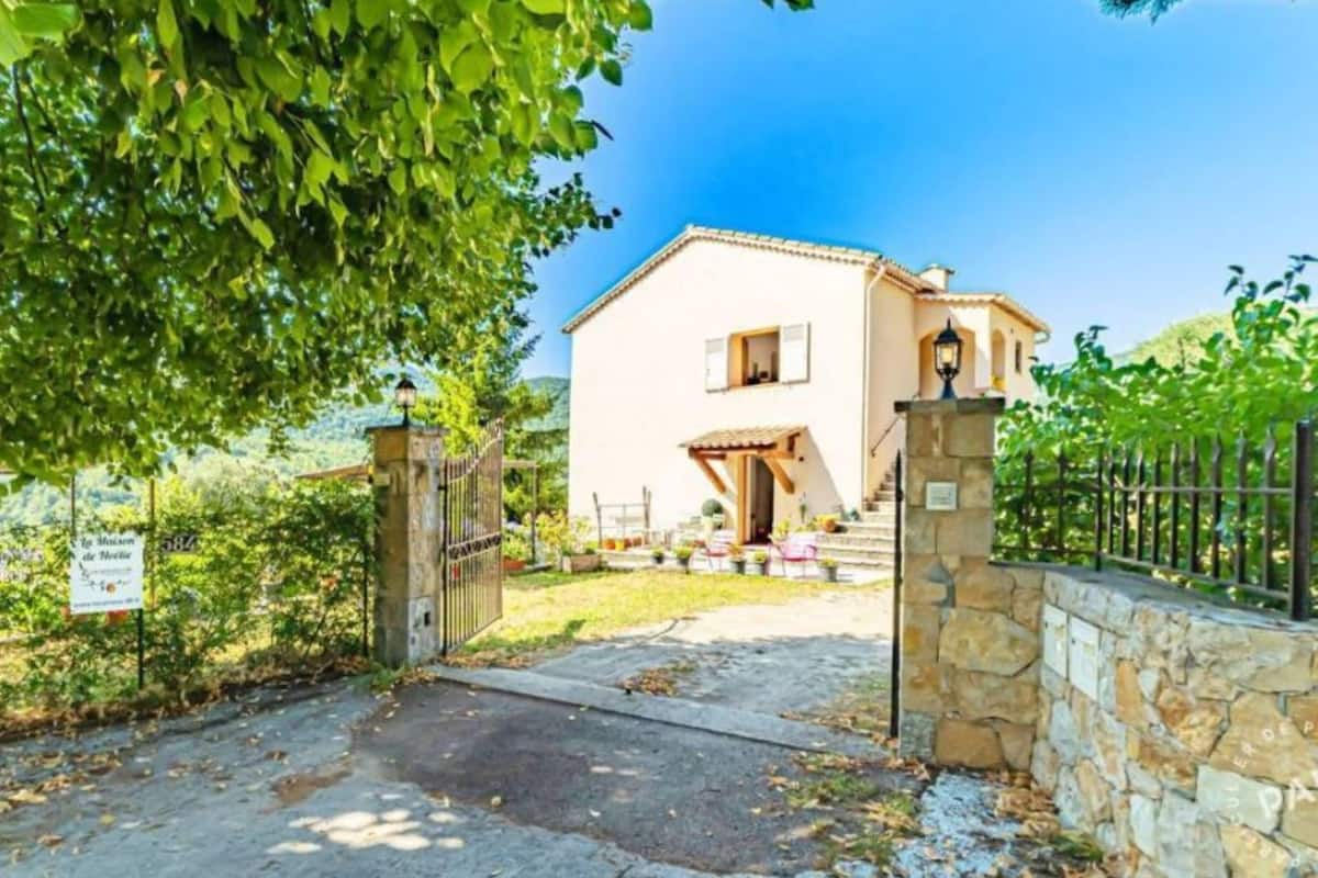 平房 | 住宿地面