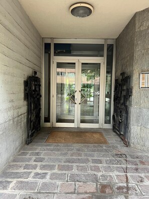 Exterior detail - Venice House (Venezia)