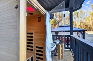 Property grounds - 6 BD Next To Dollywood |Sleeps 22| Pool | Arcade |Sauna |Pet Friendly (Pigeon Forge)