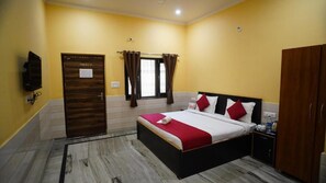 Deluxe Double Room - Omji Ashram - Pyare Mohan Dham (Vrindavan)