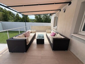 Terrace/patio - VILLA ISAURE (Istres)