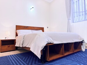 1 bedroom, iron/ironing board, Internet, bed sheets - Constatia Homes (Kampala)