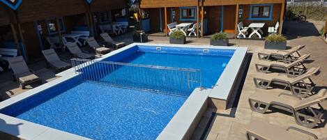 House | Pool
