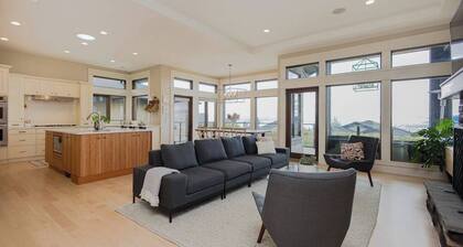 Look Out, Modern House, Lakeview, Hot Tub
