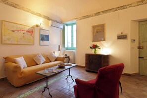 Smart TV, stereo - Casa Salomone 1 by Ortigia Apartments (Syracuse)