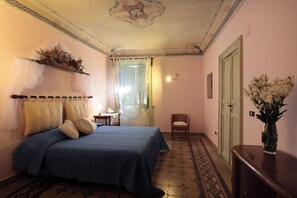 Iron/ironing board, free WiFi, bed sheets - Casa Salomone 1 by Ortigia Apartments (Syracuse)