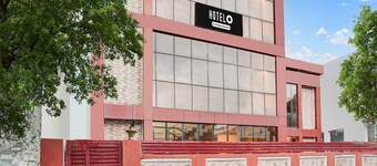 Deluxe Dream Stay Hotel