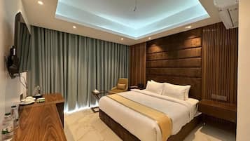 华丽双人房 | 办公桌、笔记本电脑工作区、隔音、免费 WiFi