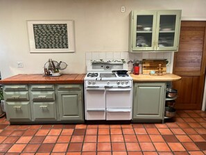Private kitchen - 2-bedroom house in Santa Cruz near the beach (Santa Cruz)