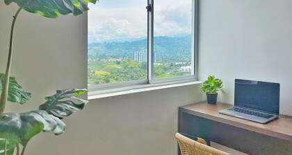 Penthouse w/ Amazing Views | 3Br/2b | 600Mbps