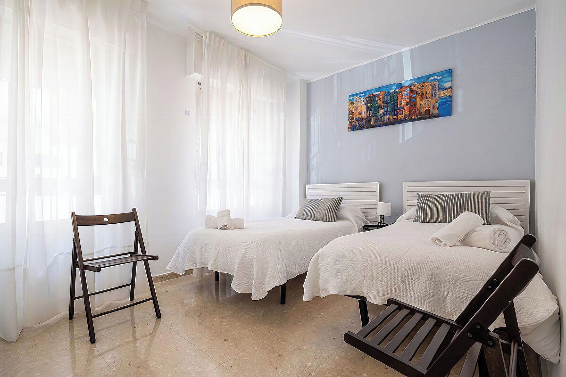 Ferros/tábuas de passar roupa, Wi-Fi, roupa de cama