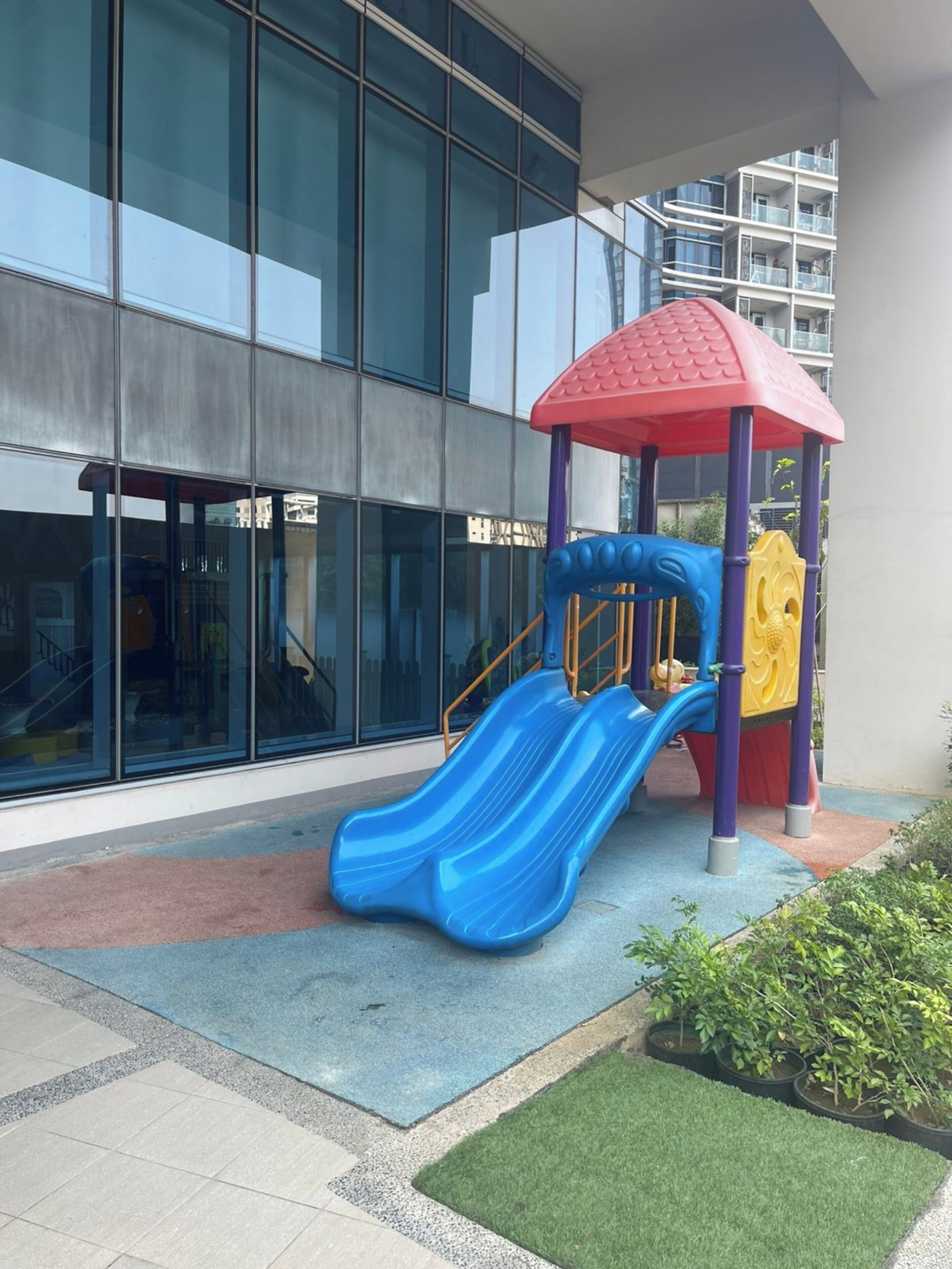 Children’s play area – outdoor