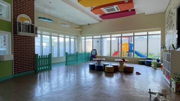 Innen-Kinderspielplatz