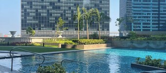 Spacious Living at Uptown Parksuites