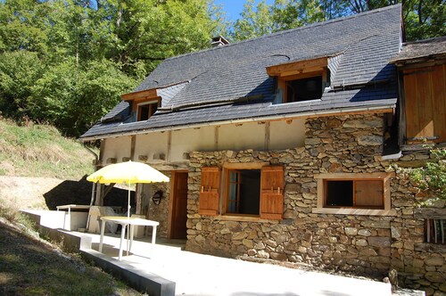 Grange aménagée avec vue sur les Pyrénées ariégeoises
