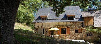 Converted barn overlooking the Ariège Pyrenees