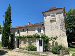 Exterior - Vrbo Property (Celles)