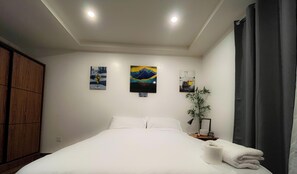 Iron/ironing board, WiFi, bed sheets