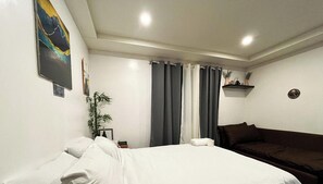 Iron/ironing board, WiFi, bed sheets