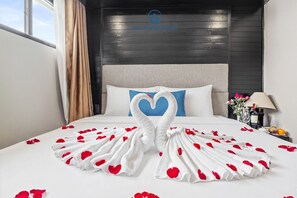 Standard Double or Twin Room, Sea View | Desk, free WiFi - Aqua Classic Cruise (Ha Long)