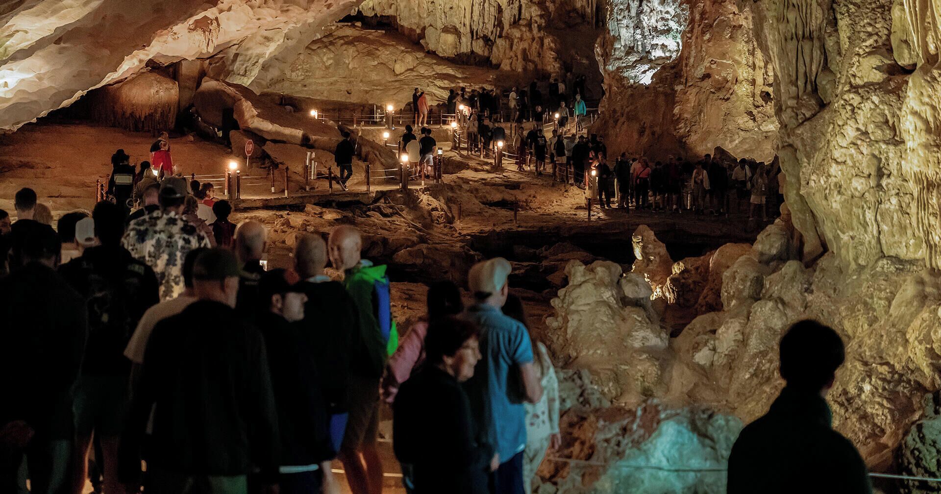 مكان جذب سياحي