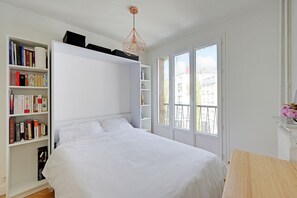 Room - The artist (Paris)