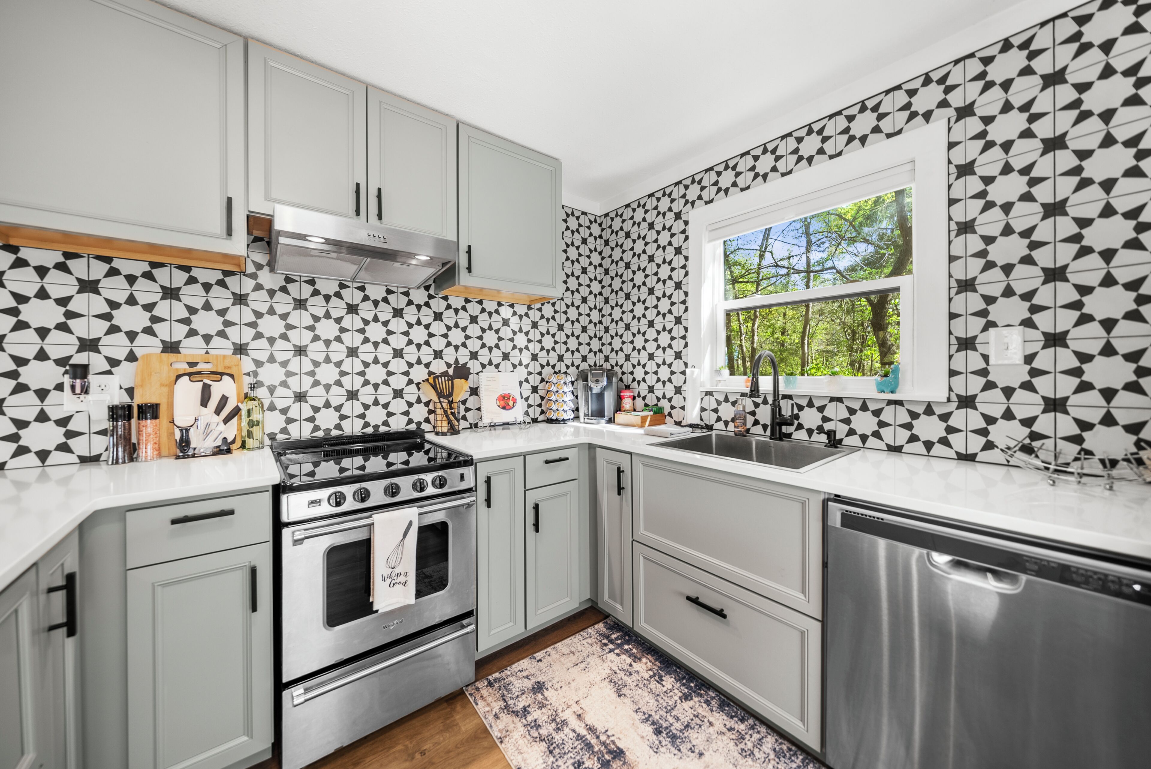 Microwave, oven, stovetop, dishwasher