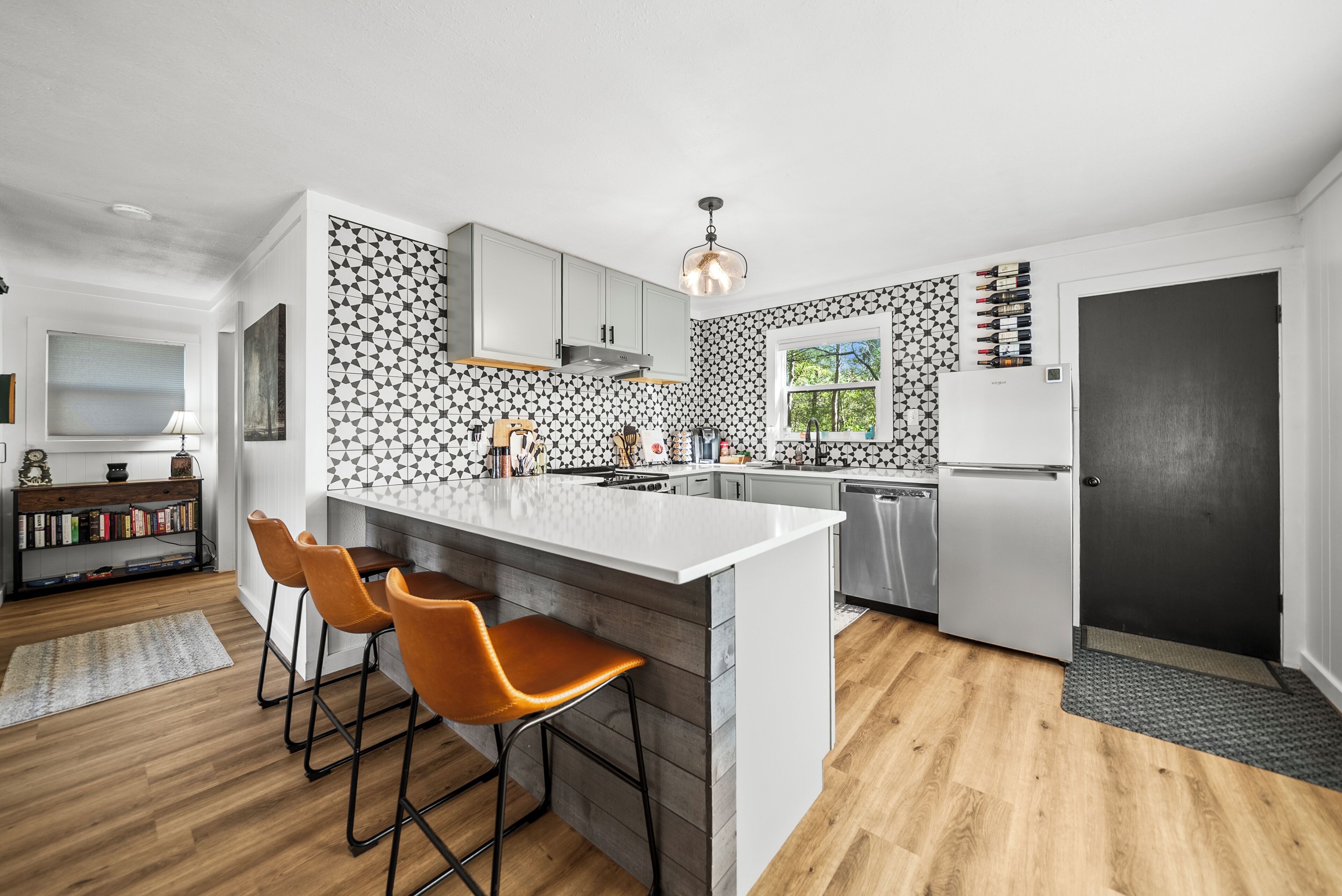 Microwave, oven, stovetop, dishwasher