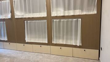 Standard Room, City View | Interior