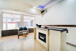 Reception - Townhouse Deshabhimani Road Kaloor Kochi (Kanayannur)