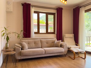 Standard-Villa, Bergblick | Wohnbereich