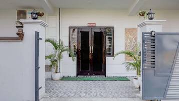 House | Reception