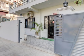 House | Reception - Deluxe Benison Guest House (Dehradun)