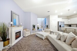 TV, fireplace - 8BR house at Windsor Cay resort, sleeps 22 (Clermont)
