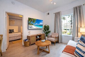 Iron/ironing board, free WiFi, bed sheets - Cozy Beach-Inspired Retreat - Free Parks Shuttle (Orlando)