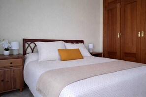 2 bedrooms, iron/ironing board, Internet, bed sheets - Spectacular exterior apartment with pool and parking included! (Mairena del Aljarafe)