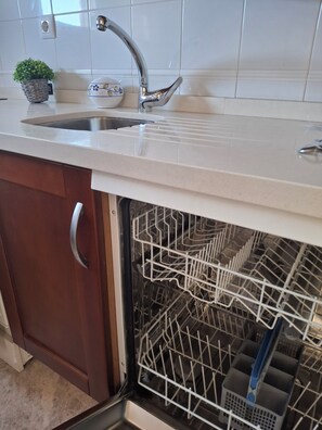 Private kitchen - Spectacular exterior apartment with pool and parking included! (Mairena del Aljarafe)