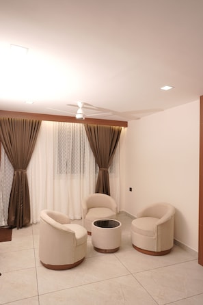 Luxury Suite | Interior - Empire Suites (Meenachil)