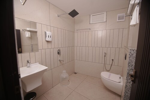 Empire Suites