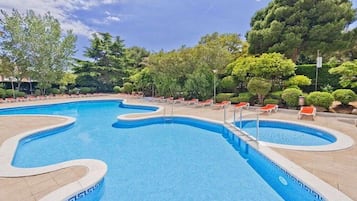 Apartment | Pool | Outdoor pool