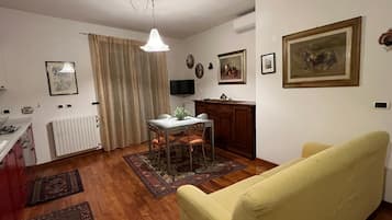 Appartement, balcon, vue ville | Coin séjour