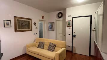 Leilighet, balkong, byutsikt | Oppholdsområde