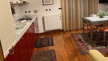 Leilighet, balkong, byutsikt | Innvendig