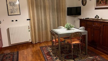 Apartment, Balcony, City View | Interior