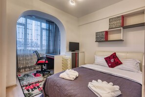 Family Apartment, 2 Bedrooms, Kitchen - Modern 2 BR in Center - Pumo Properties (București)