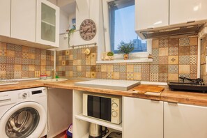 Family Apartment, 2 Bedrooms, Kitchen | Private kitchen - Modern 2 BR in Center - Pumo Properties (București)